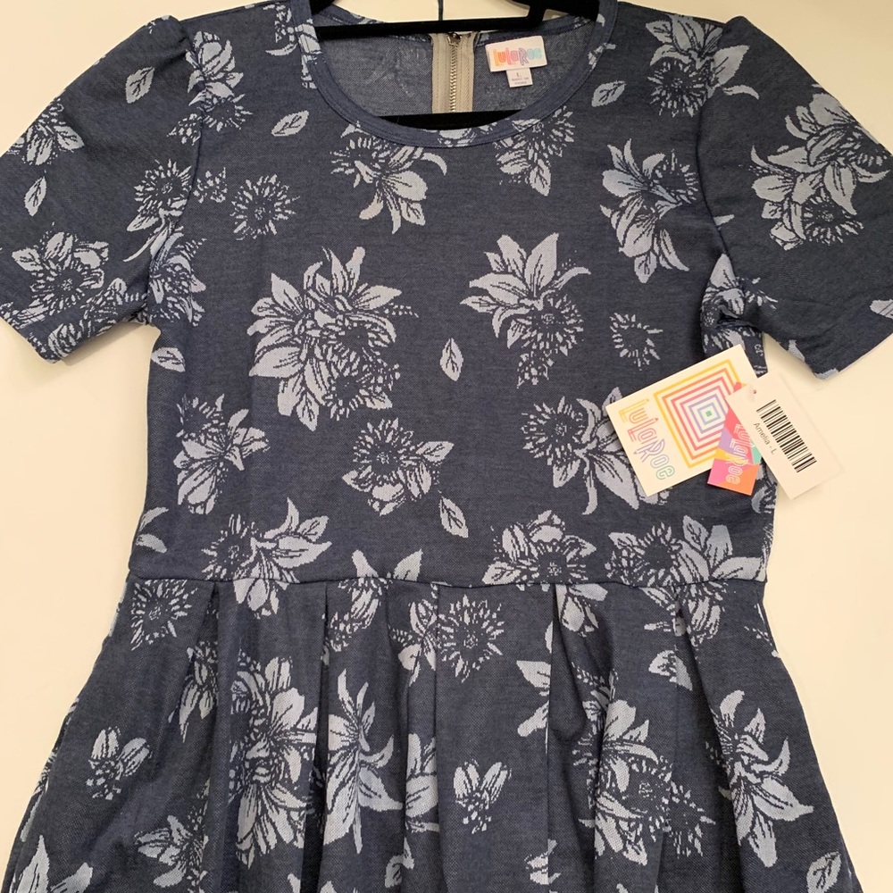 Lularoe Amelia Jacquard Floral L NWT